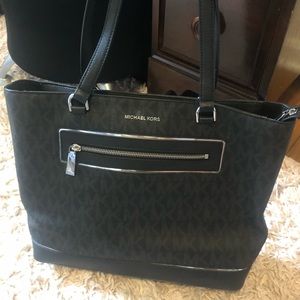 Michael Kors hand bag